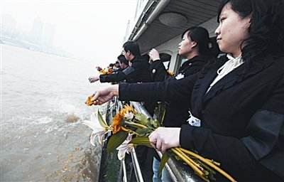 【武汉江葬】什么是江葬，江葬会污染水质吗？江葬流程复杂吗？